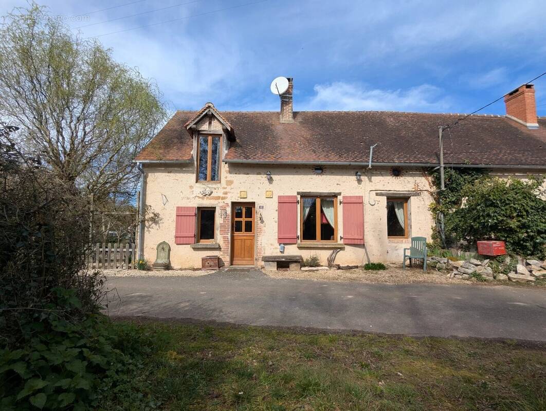 Appartement à COULONGES