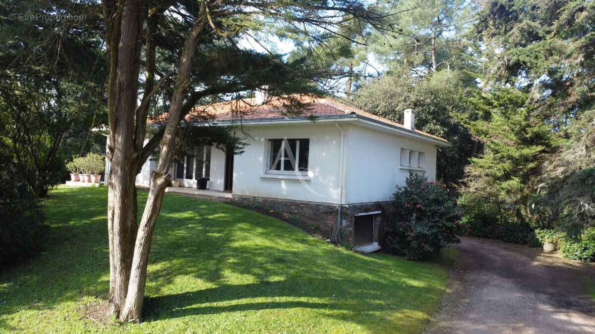 Maison à SAINT-VINCENT-SUR-JARD