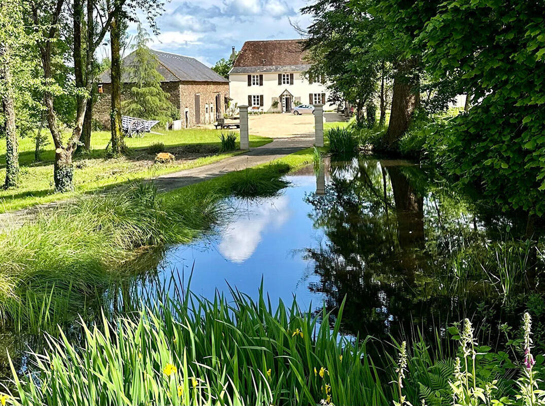 Maison à SAINT-PRIEST-LES-FOUGERES