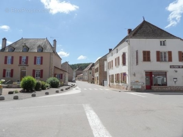 Maison à LA CLAYETTE