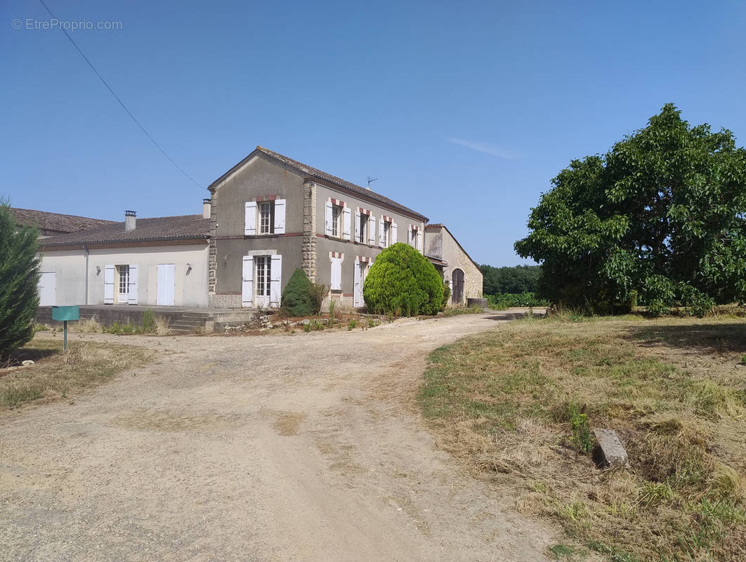 Maison à CAPLONG