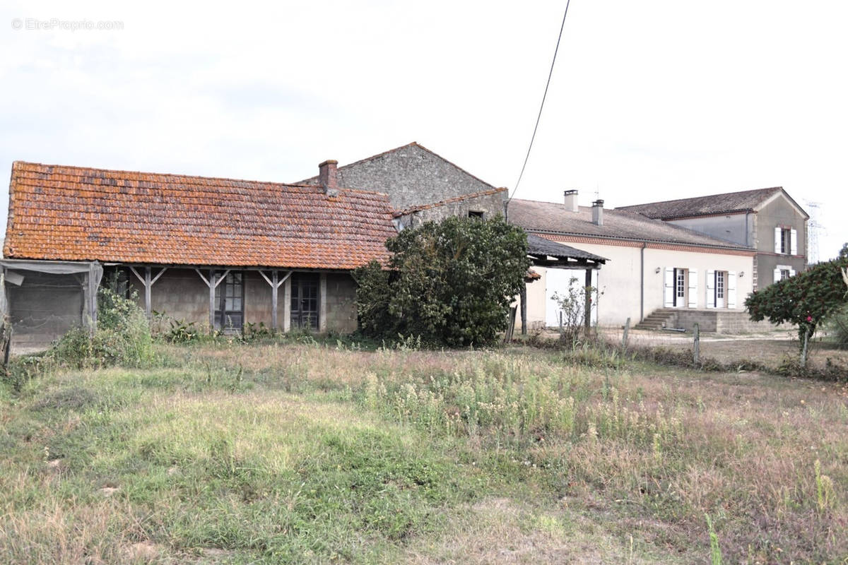 Maison à CAPLONG