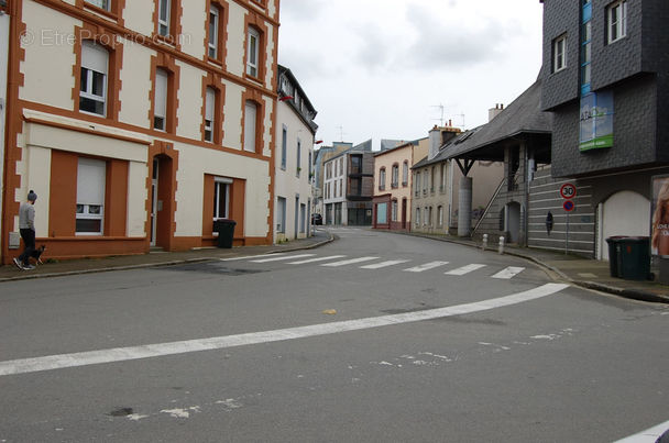 Parking à LE RELECQ-KERHUON