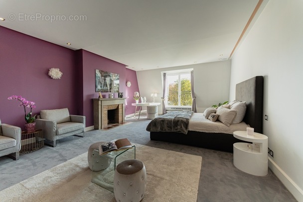 Appartement à NEUILLY-SUR-SEINE