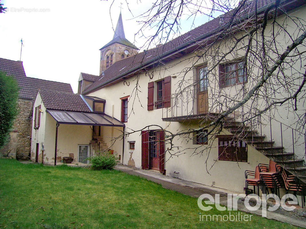 Maison à AVALLON