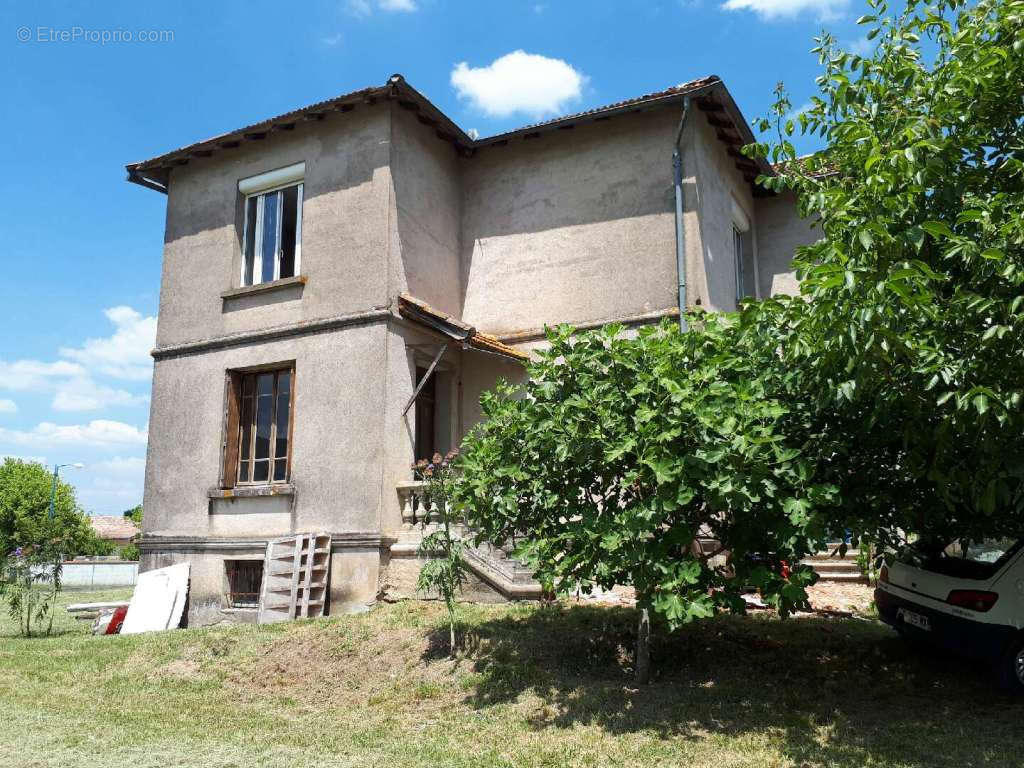 Maison à NEGREPELISSE