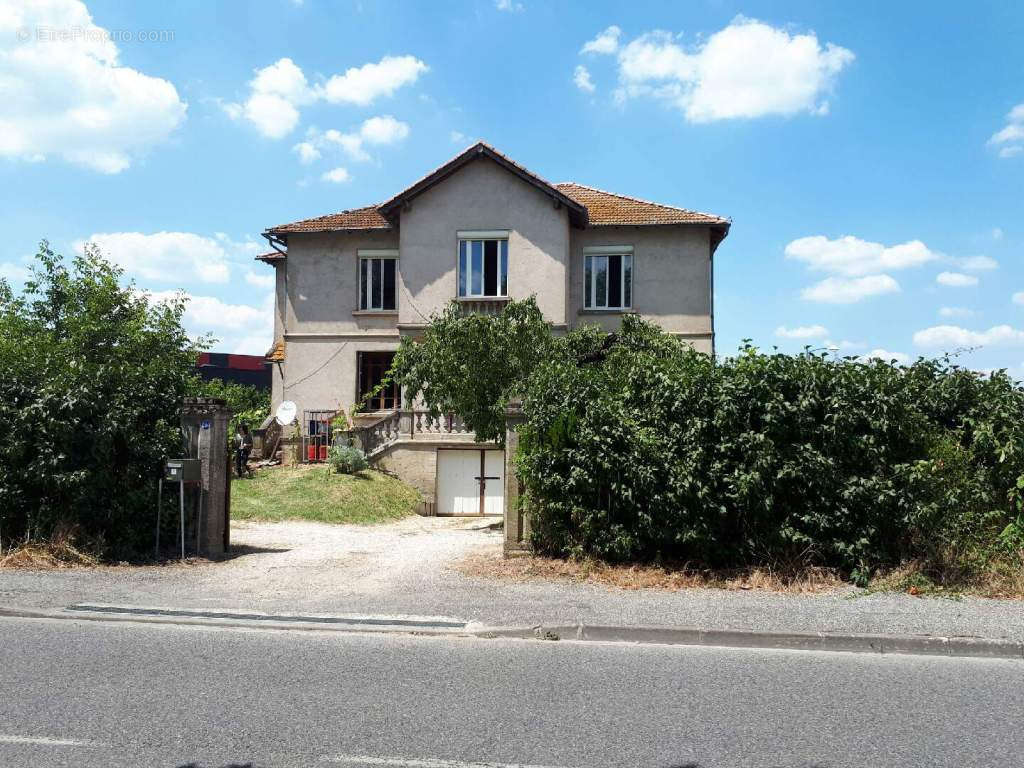 Maison à NEGREPELISSE