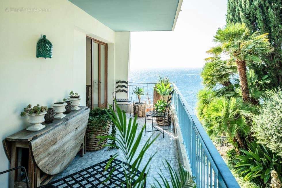 Appartement à ROQUEBRUNE-CAP-MARTIN