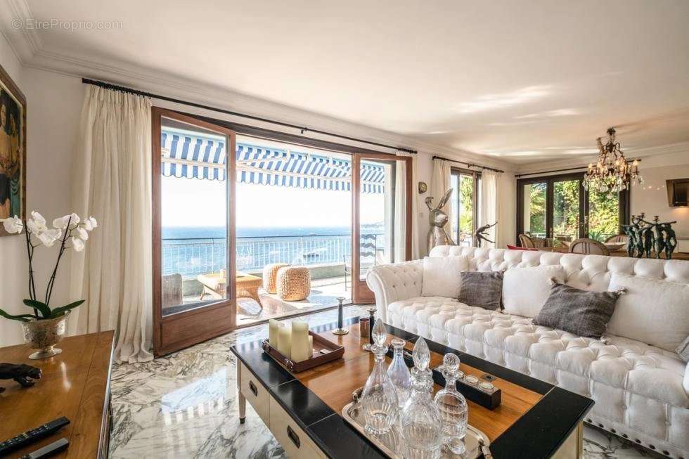 Appartement à ROQUEBRUNE-CAP-MARTIN