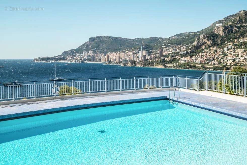 Appartement à ROQUEBRUNE-CAP-MARTIN