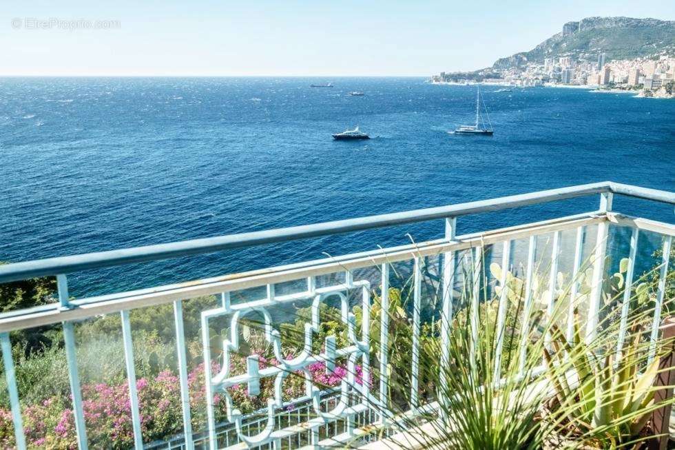 Appartement à ROQUEBRUNE-CAP-MARTIN