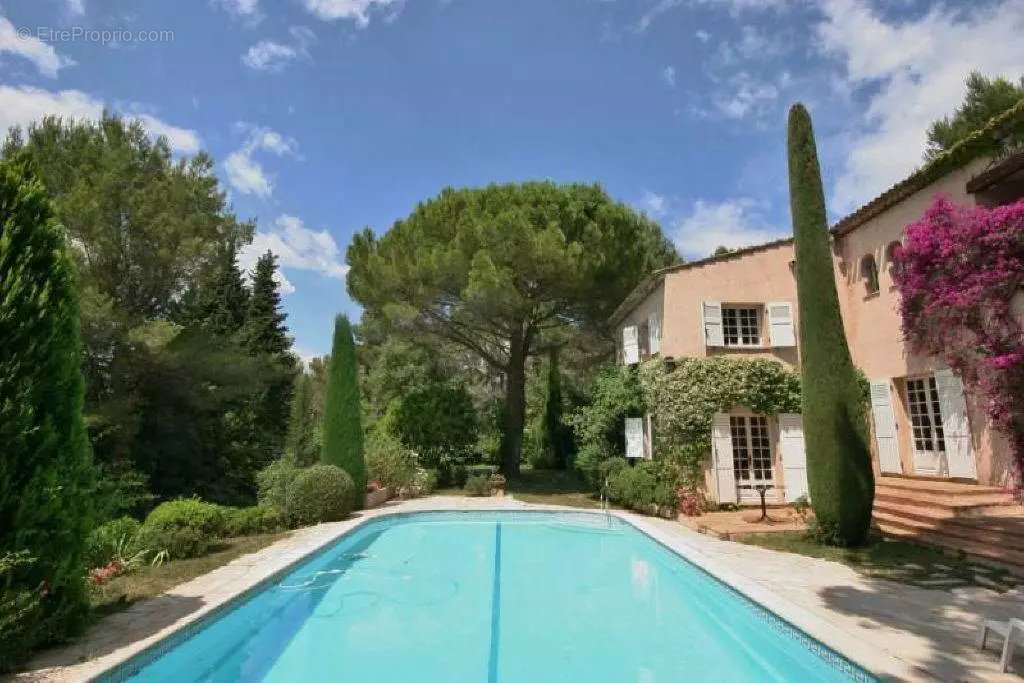 Maison à MOUGINS