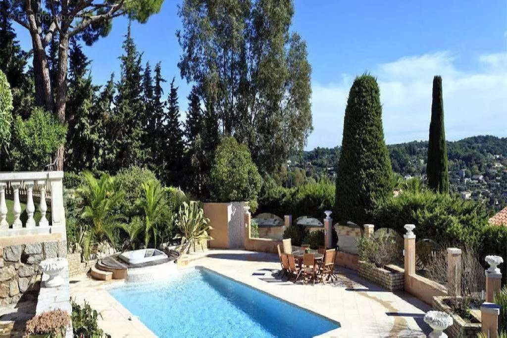 Maison à MOUGINS