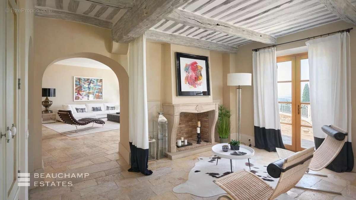 Maison à MOUGINS