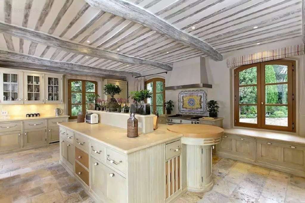 Maison à MOUGINS