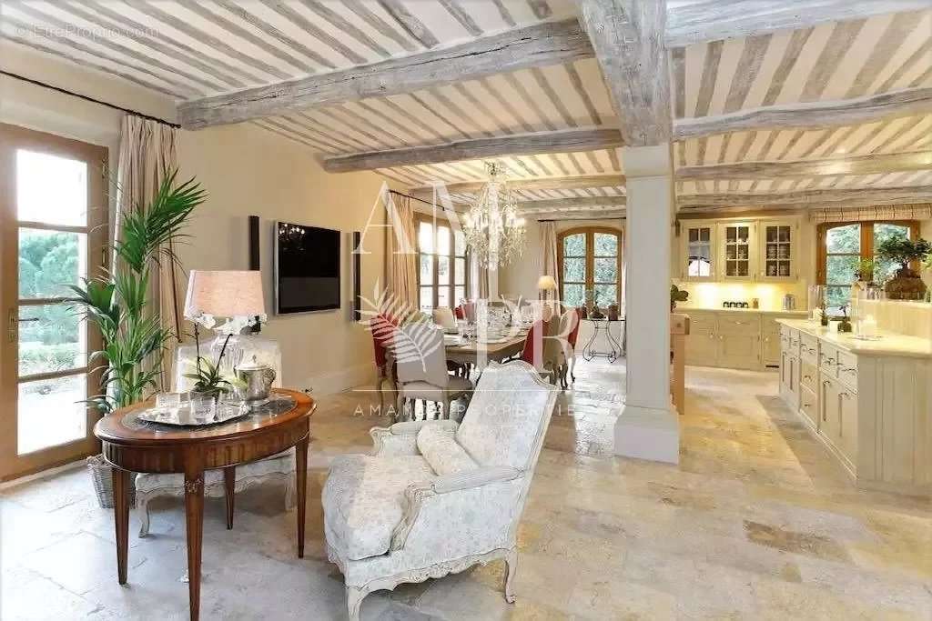 Maison à MOUGINS