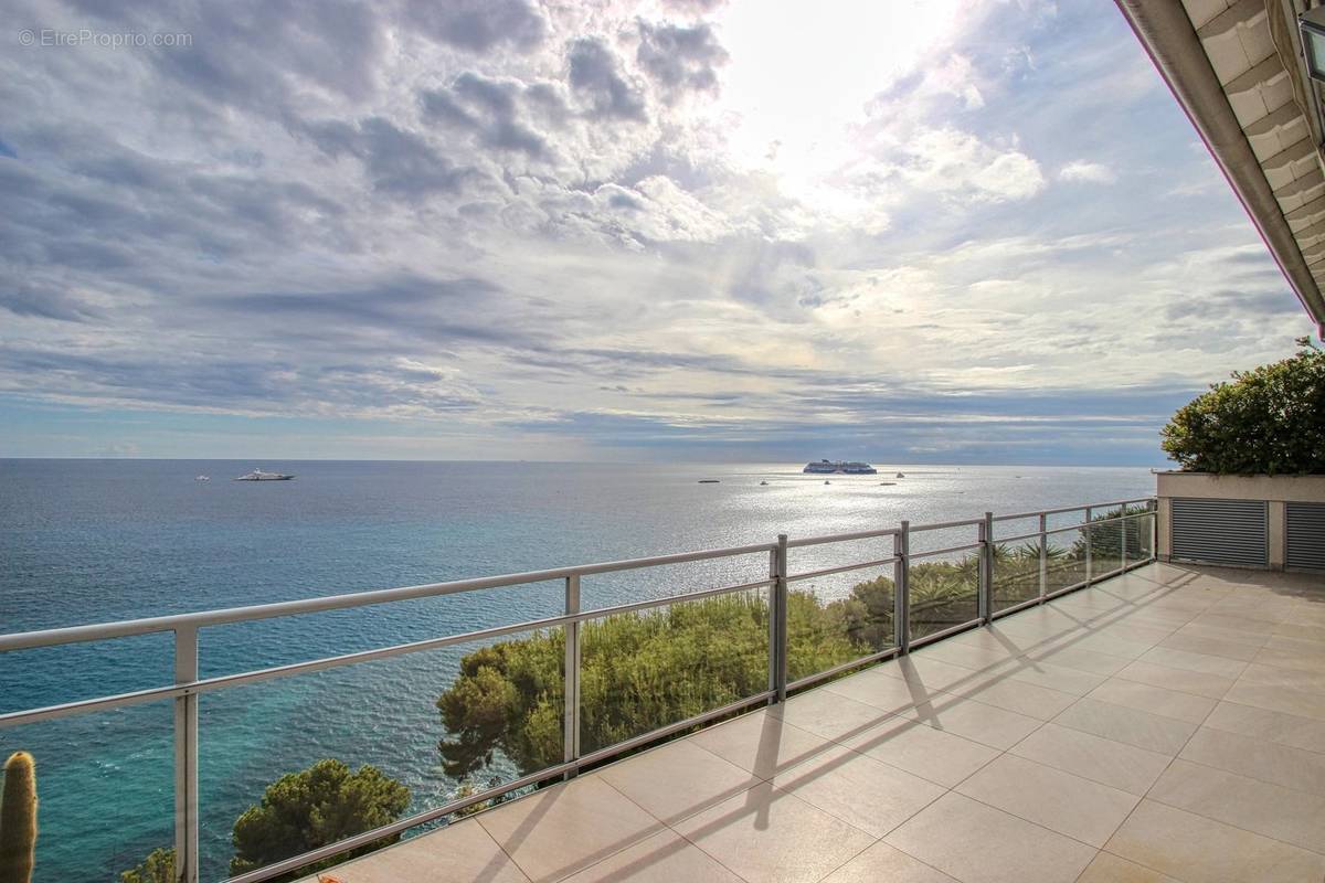 Appartement à ROQUEBRUNE-CAP-MARTIN