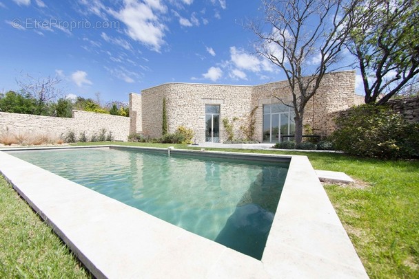 Maison à GORDES