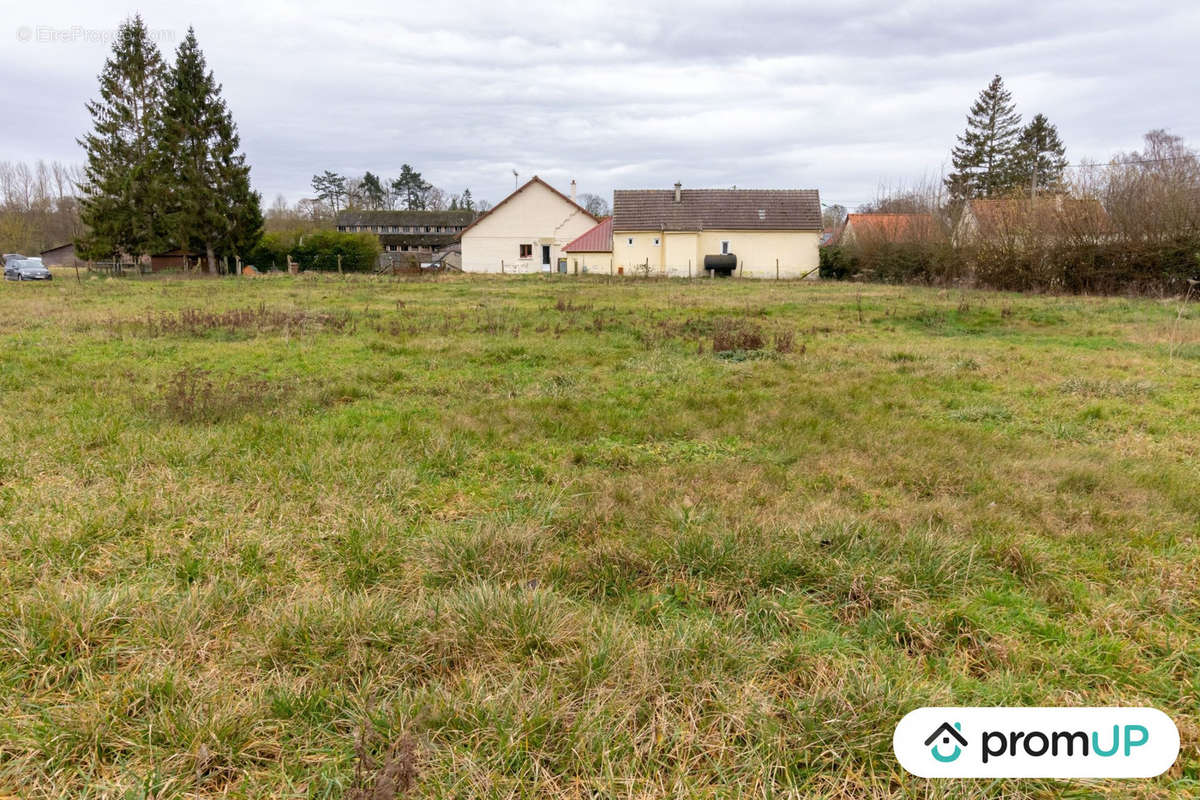 Terrain à AUXI-LE-CHATEAU