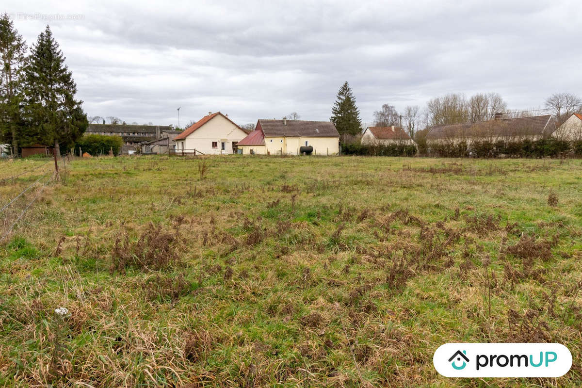 Terrain à AUXI-LE-CHATEAU