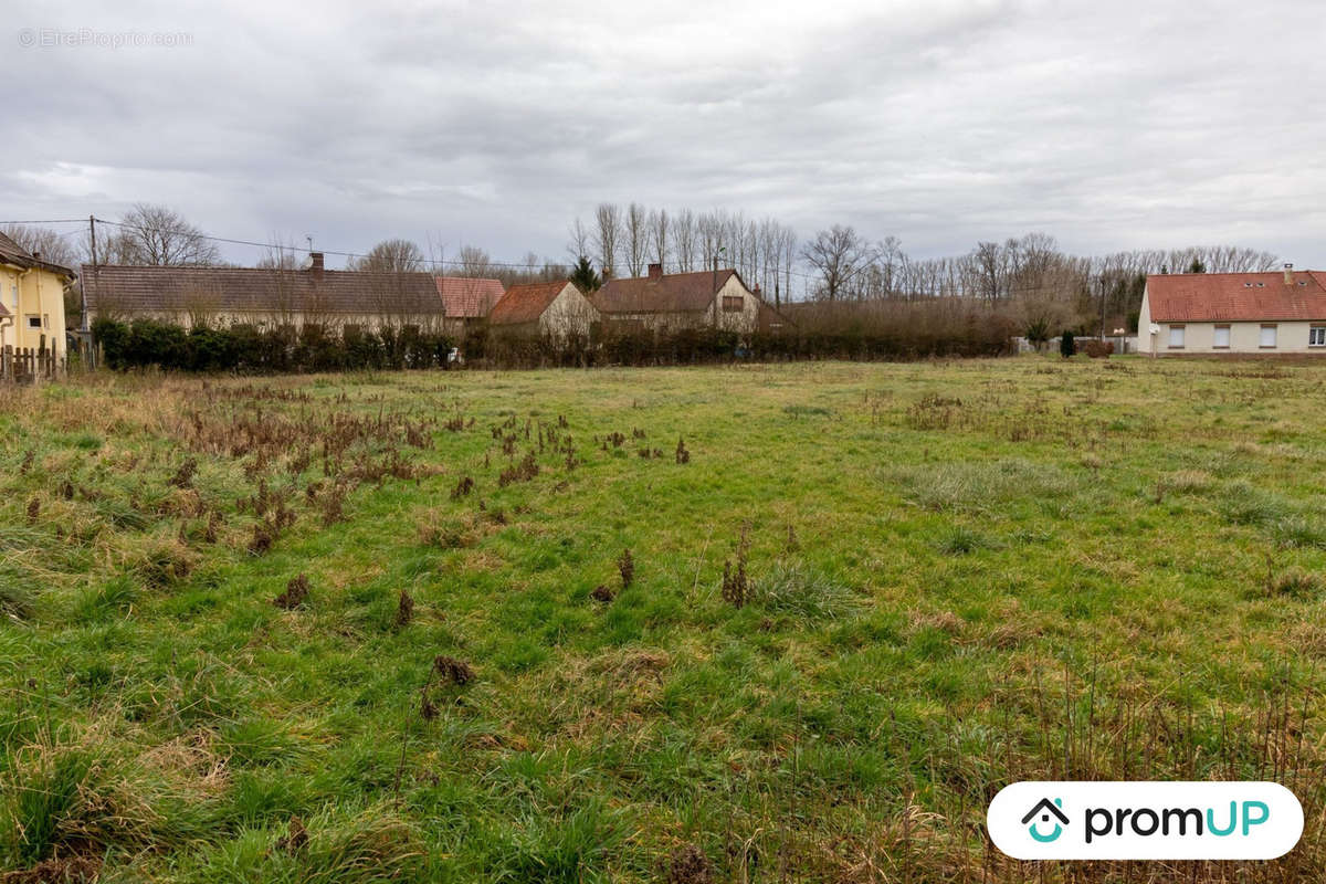 Terrain à AUXI-LE-CHATEAU