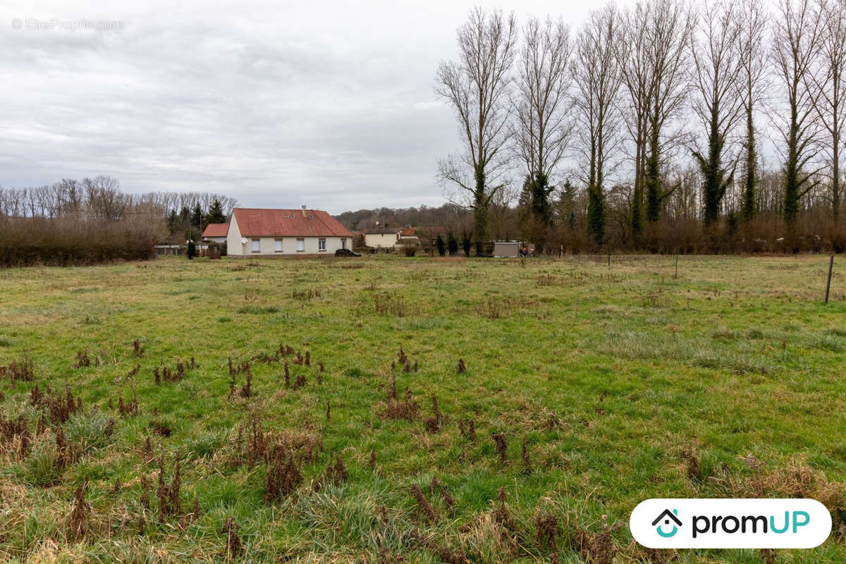 Terrain à AUXI-LE-CHATEAU