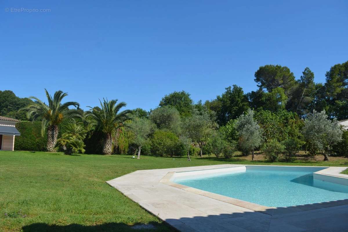 Maison à MOUGINS