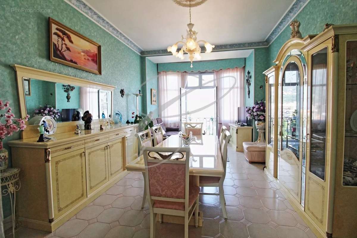 Appartement à MENTON