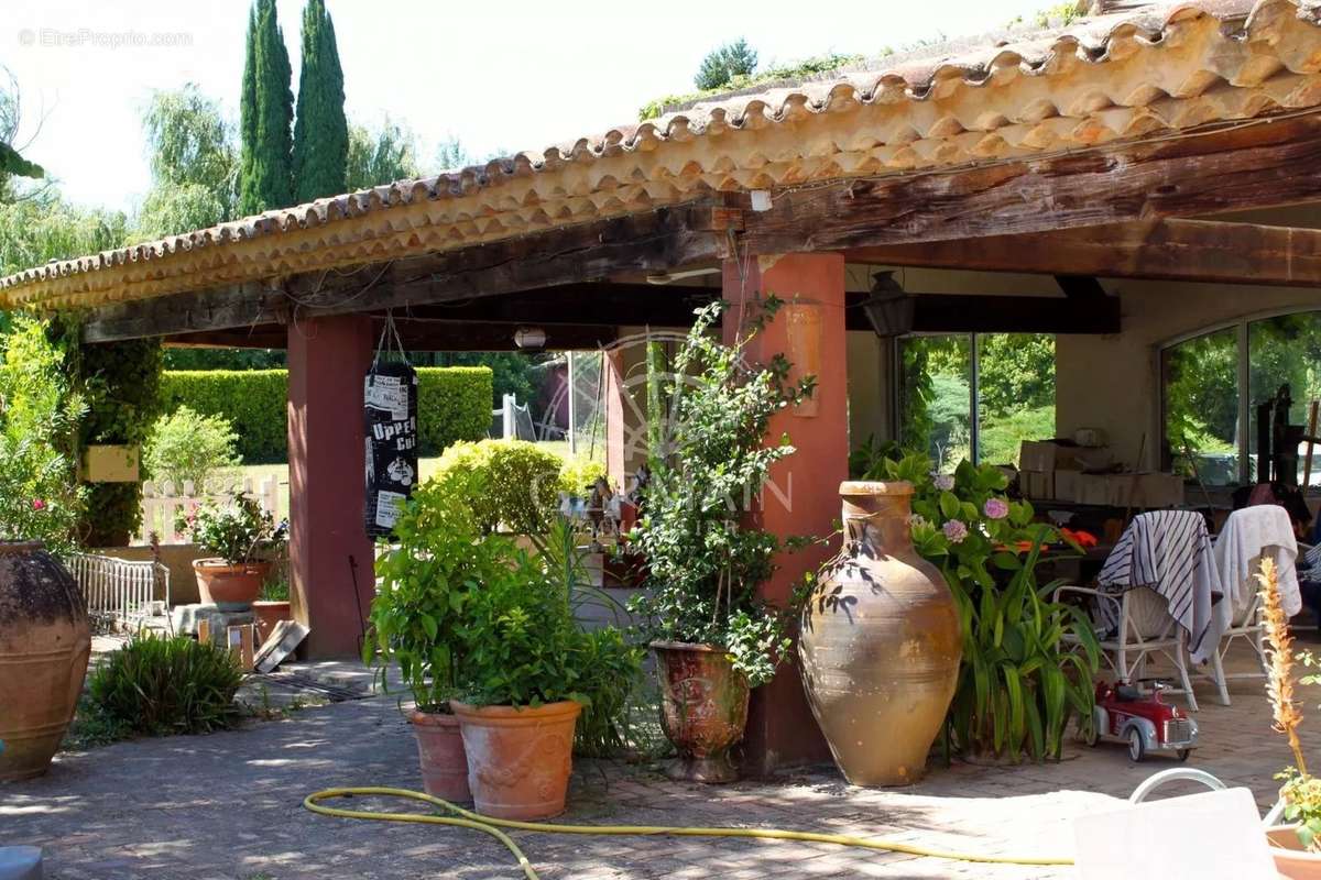 Maison à CHATEAUNEUF-DE-GADAGNE