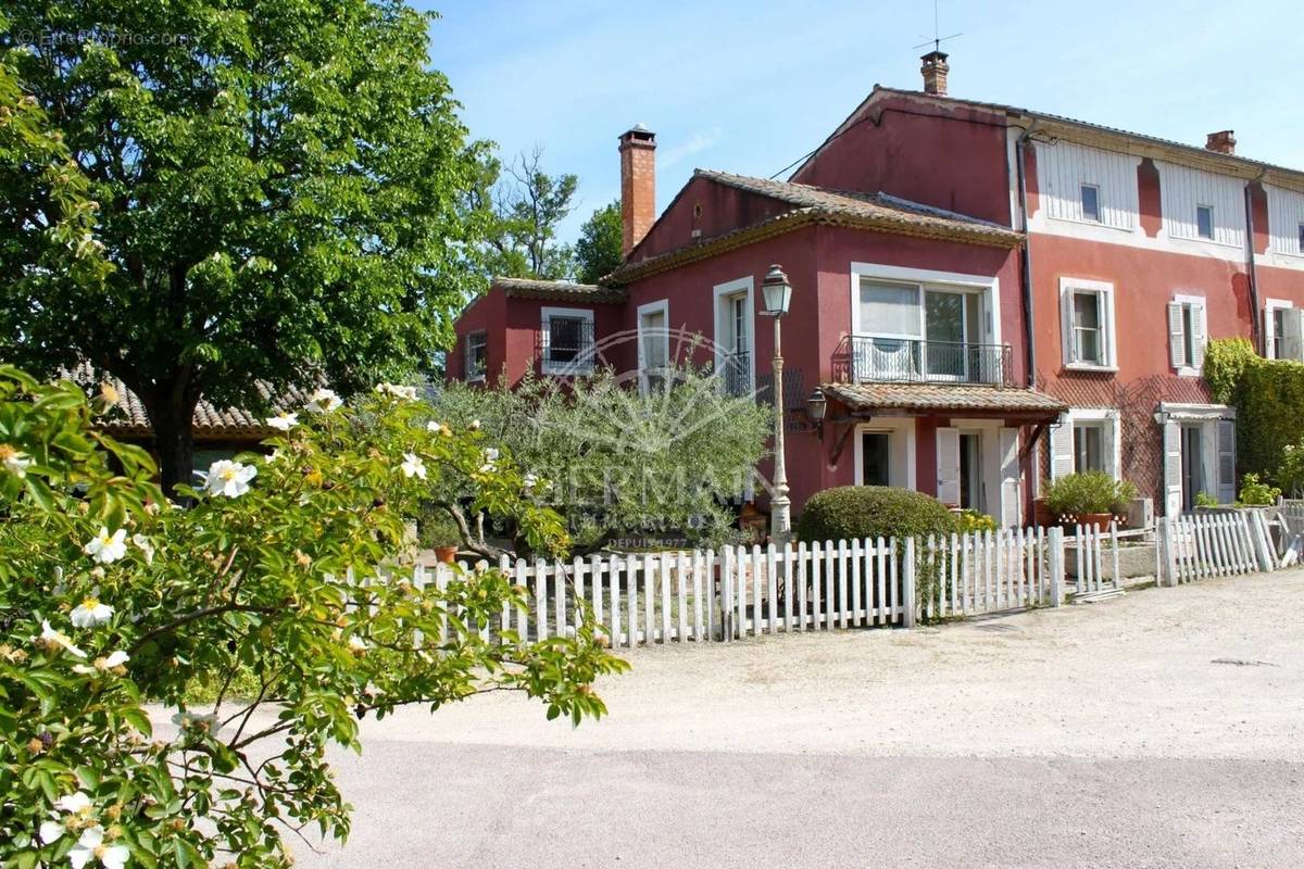 Maison à CHATEAUNEUF-DE-GADAGNE