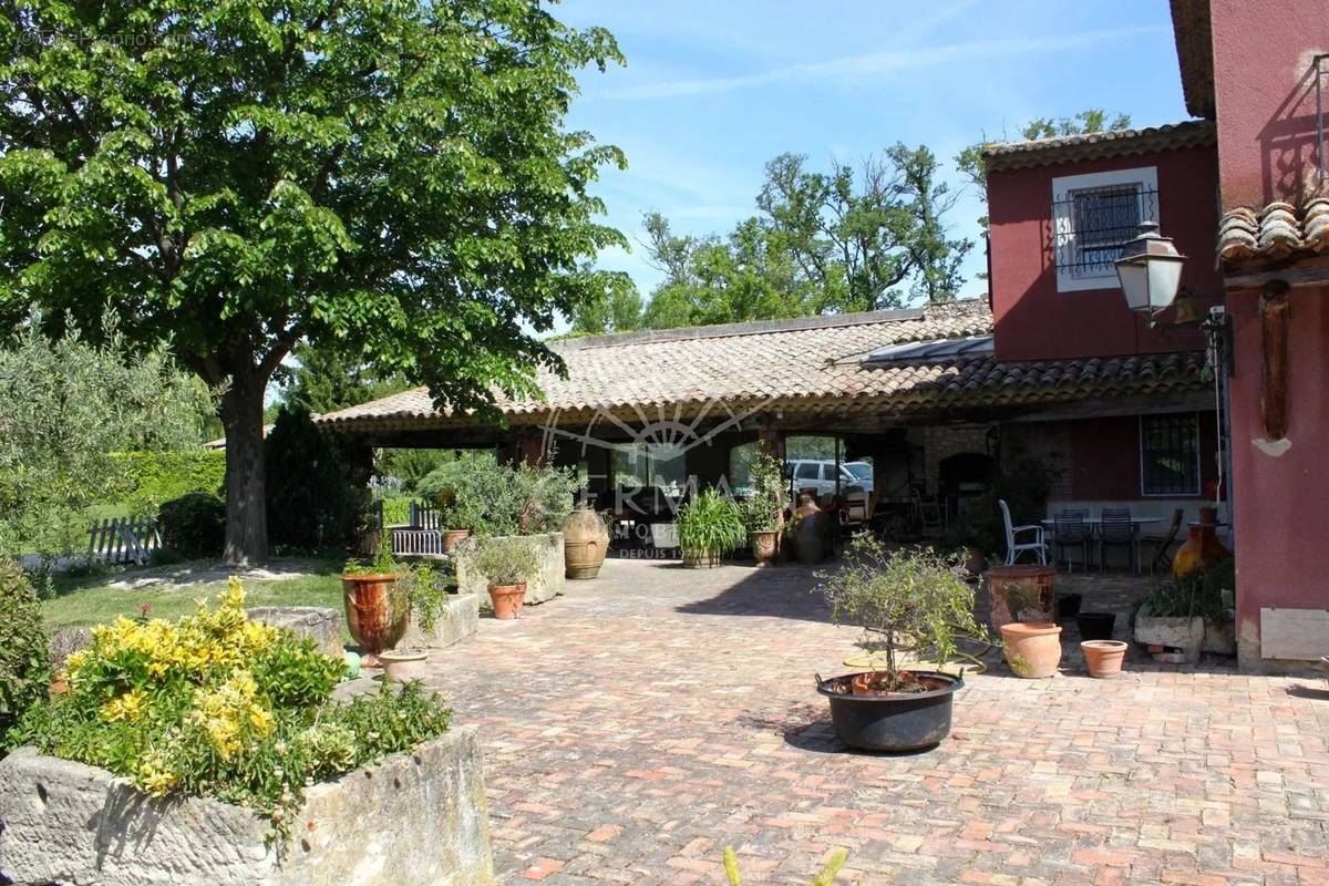 Maison à CHATEAUNEUF-DE-GADAGNE