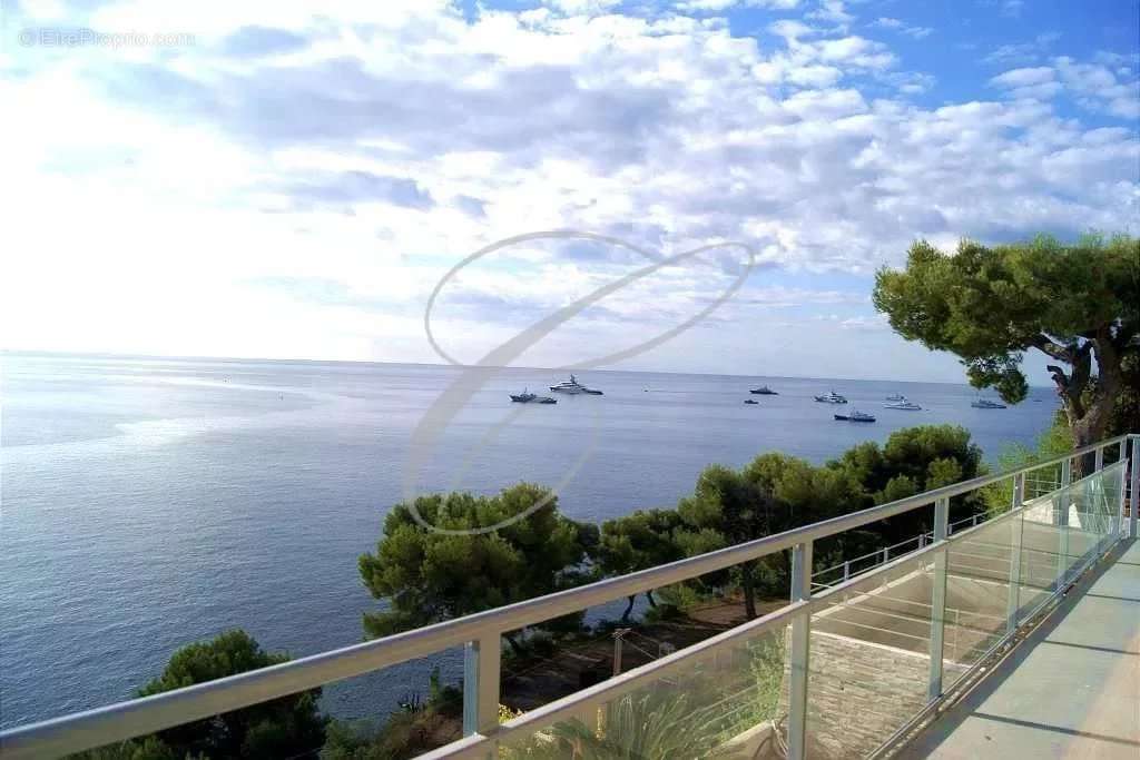 Appartement à ROQUEBRUNE-CAP-MARTIN