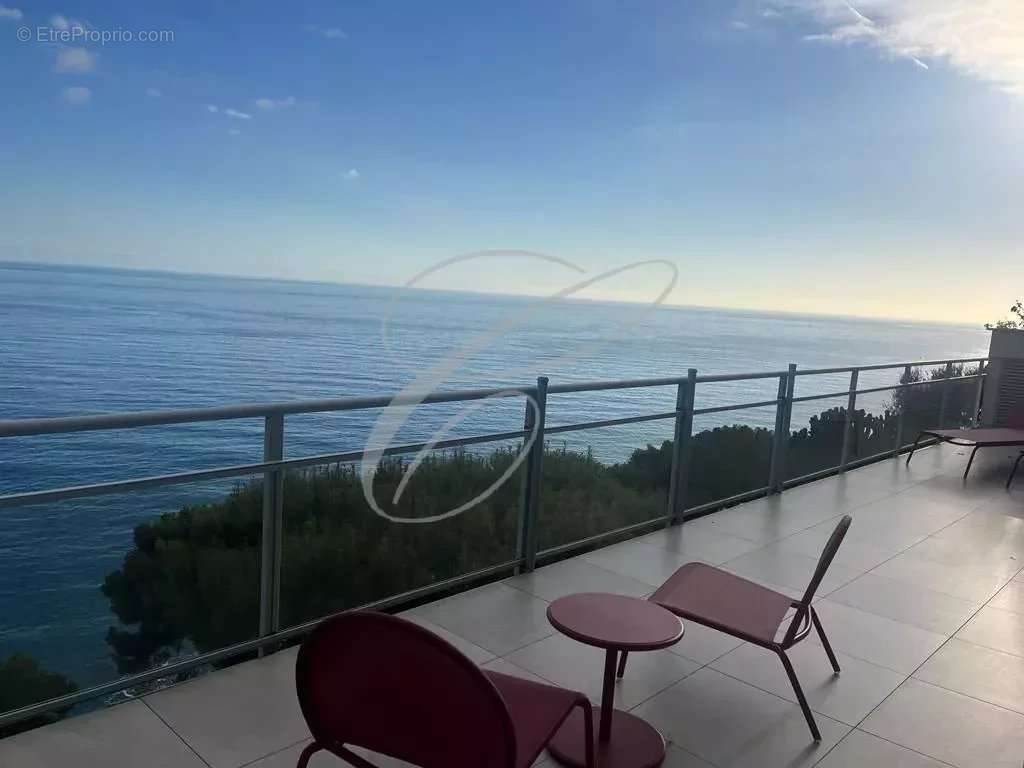 Appartement à ROQUEBRUNE-CAP-MARTIN