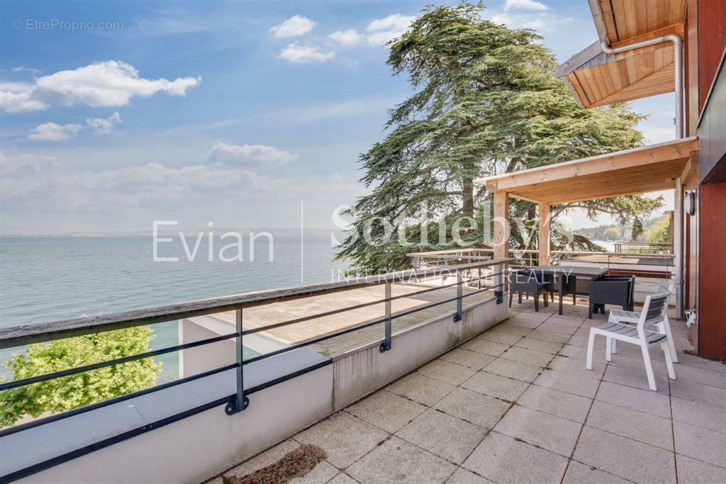 Appartement à EVIAN-LES-BAINS