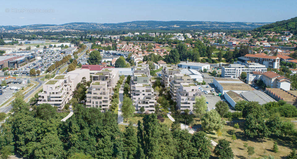 Majestel l&#039;etang à Bourgoin Jallieu